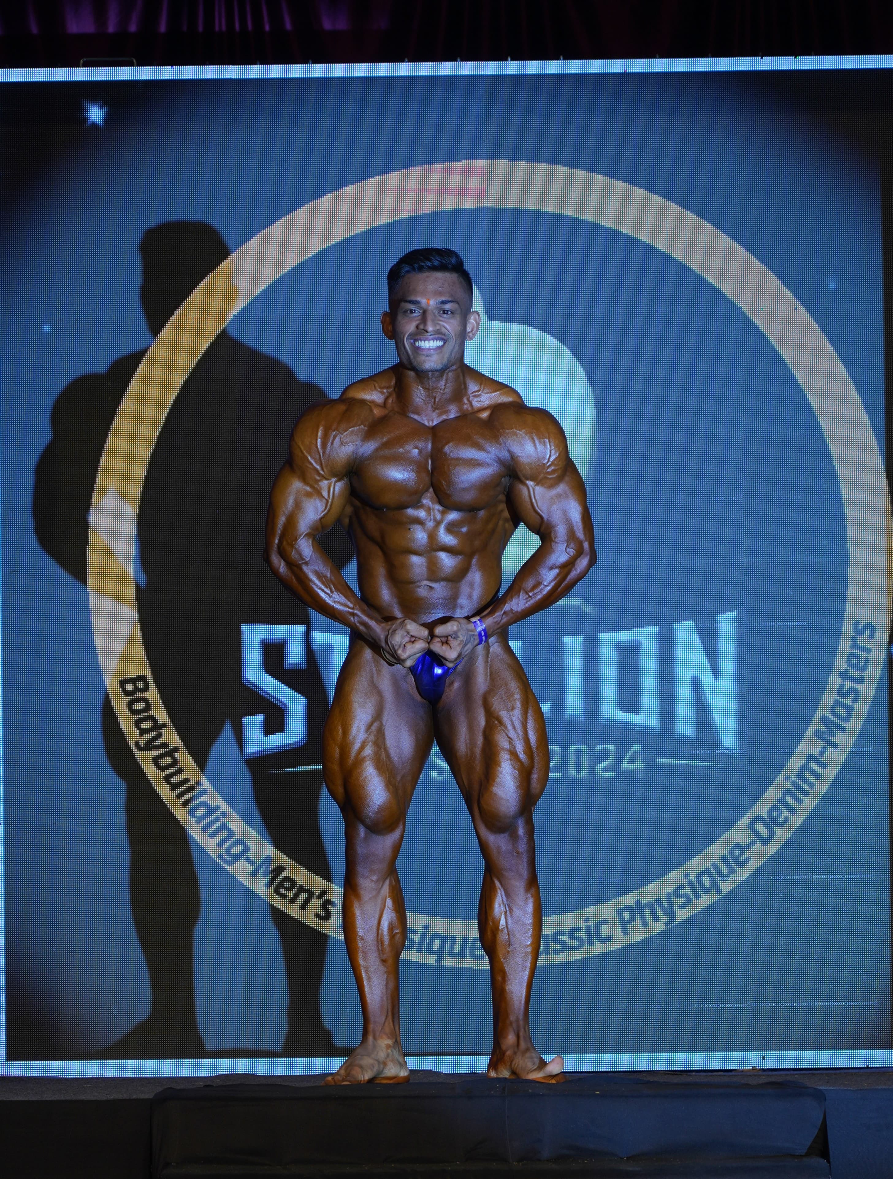 BODYBUILDING pose 2