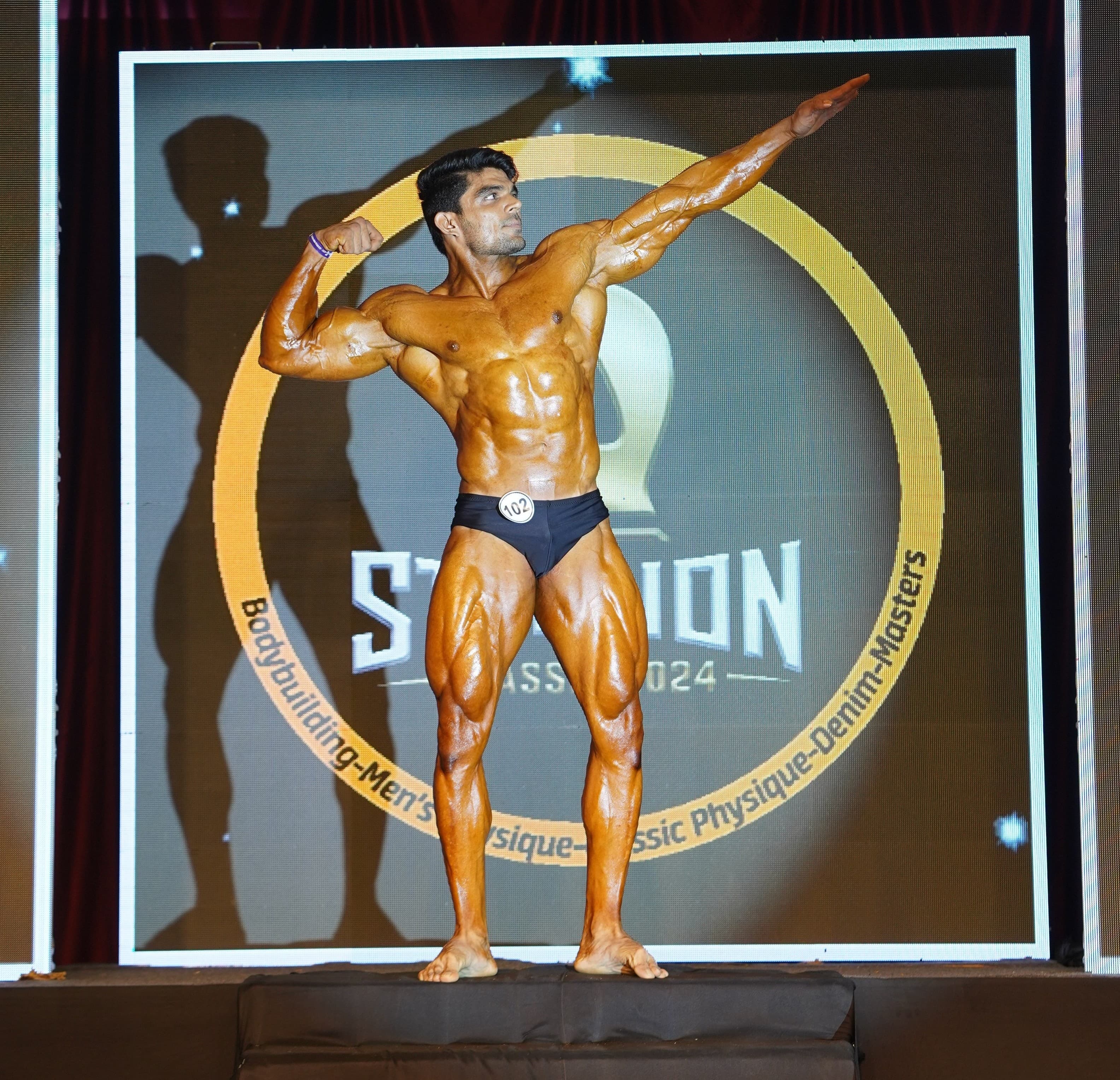 CLASSIC PHYSIQUE