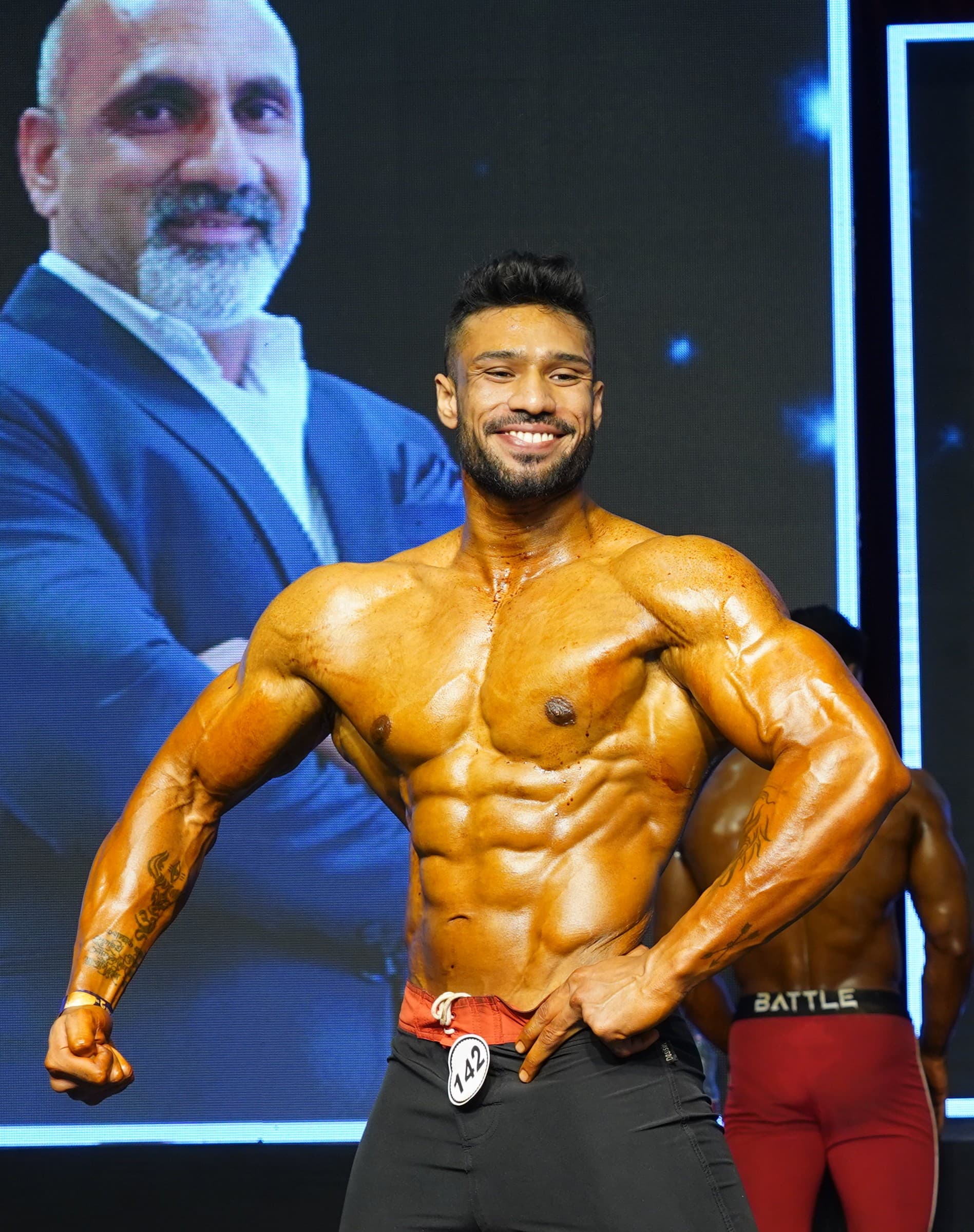MENS PHYSIQUE pose 3